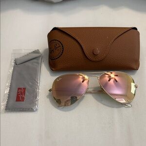Ray-Ban Women’s Aviator Sunglasses - Gold Frame with Pink Mirror Lenses RB3025
